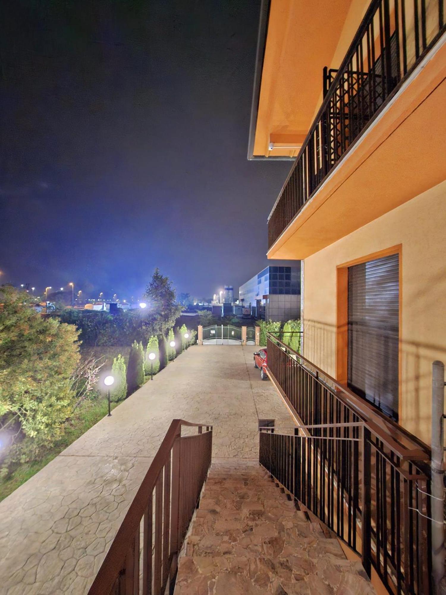 Guest house Fly To Airport View Locazione Turistica *